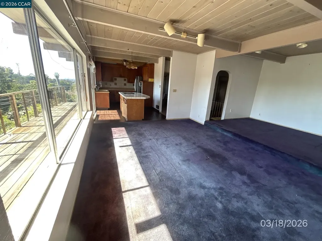 6233 Leona Street Oakland CA 94605