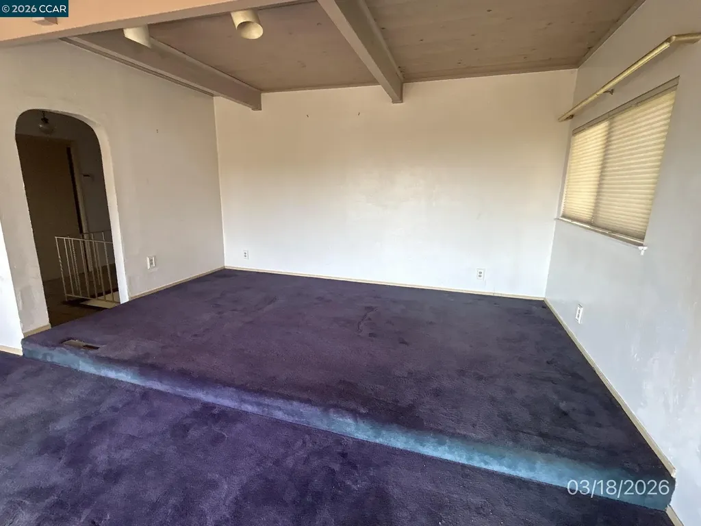 6233 Leona Street Oakland CA 94605