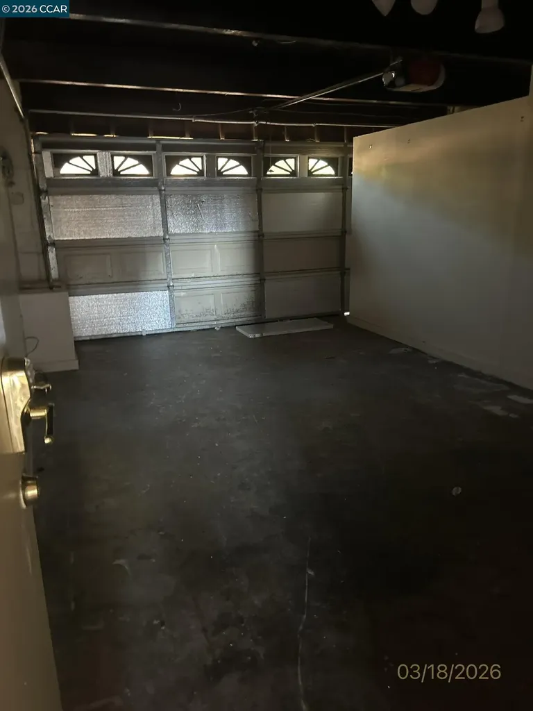6233 Leona Street Oakland CA 94605