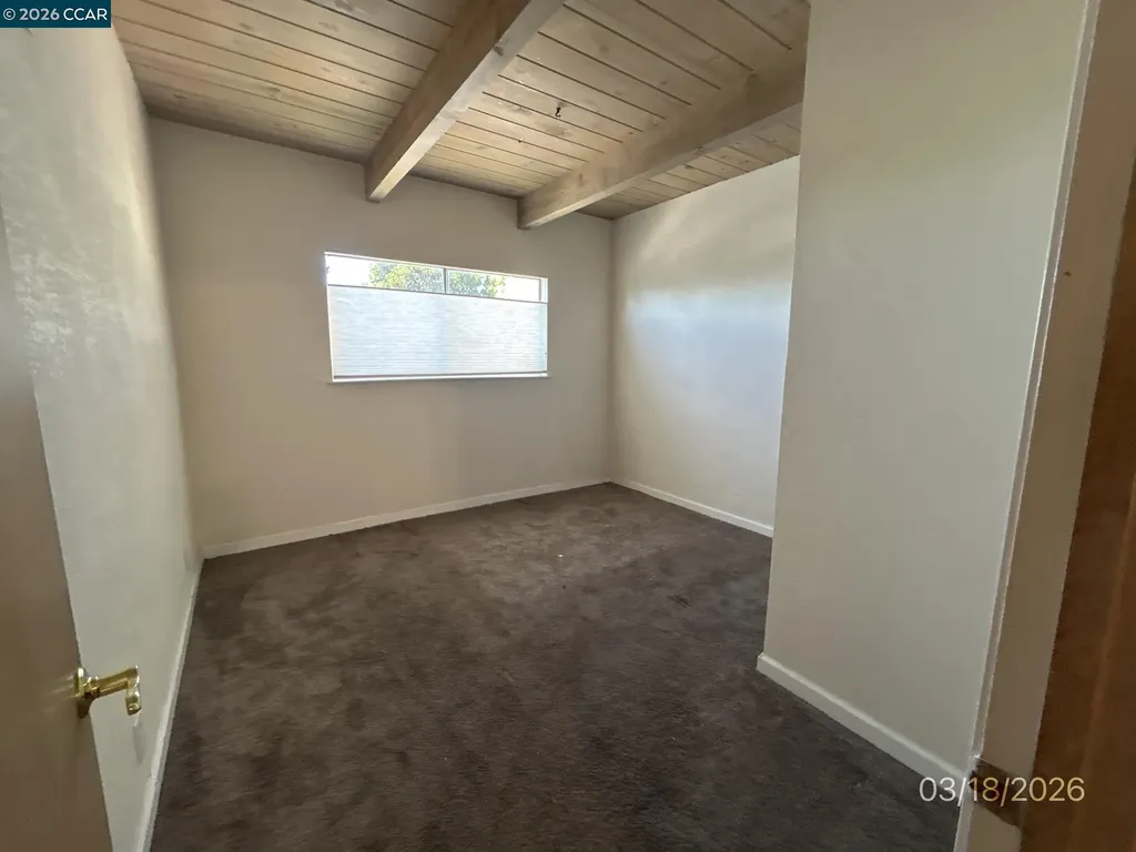 6233 Leona Street Oakland CA 94605