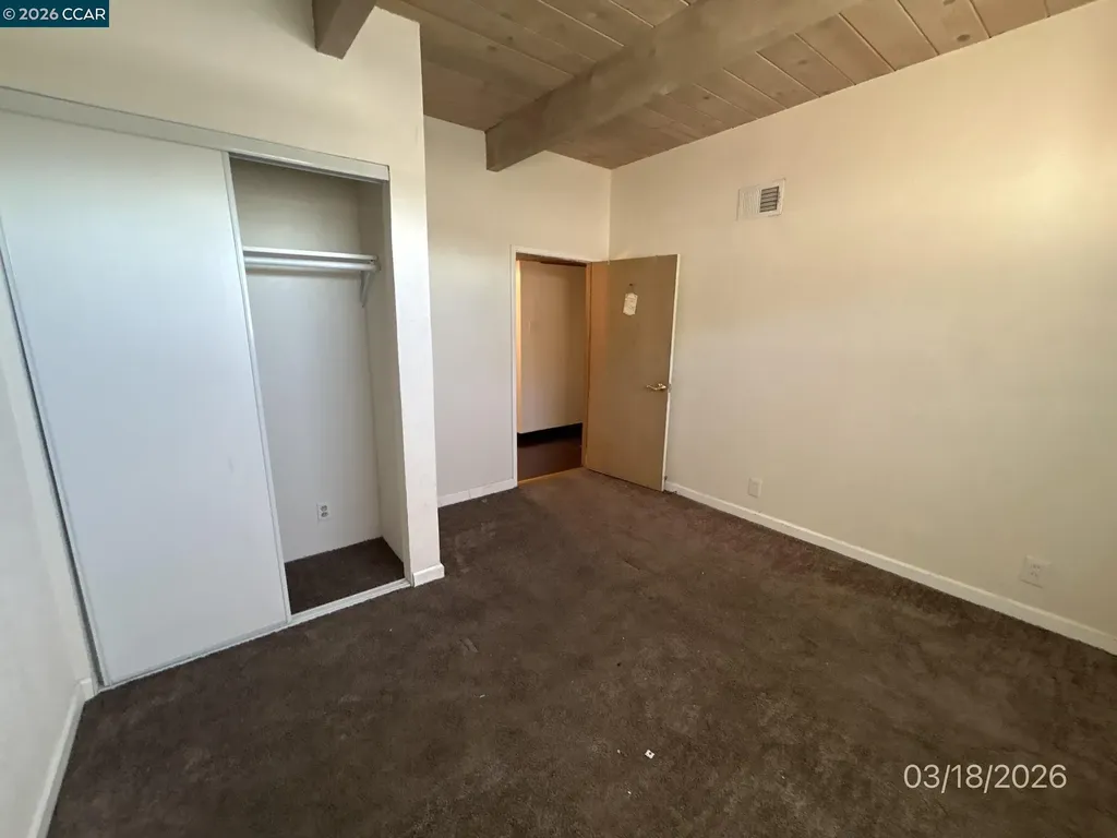 6233 Leona Street Oakland CA 94605