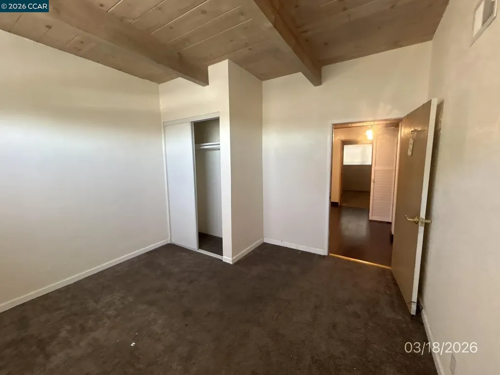 6233 Leona Street Oakland CA 94605