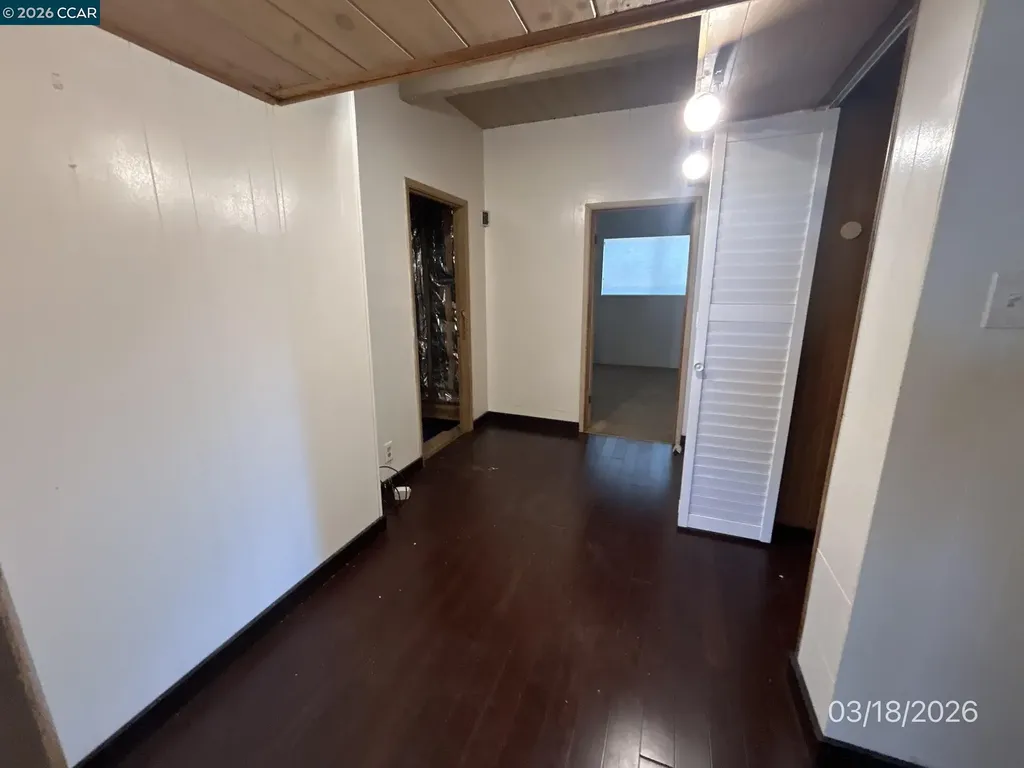 6233 Leona Street Oakland CA 94605