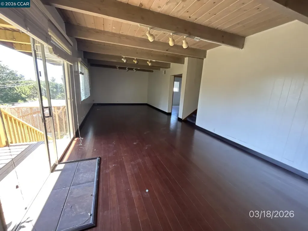 6233 Leona Street Oakland CA 94605