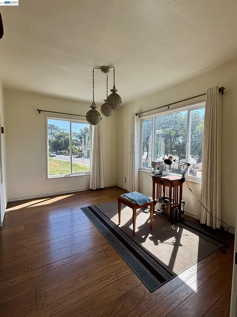 4101 Mountain View Avenue Oakland CA 94605