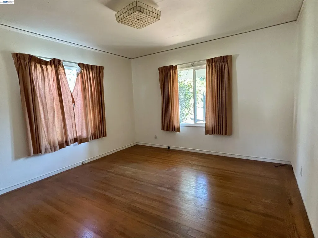 4101 Mountain View Avenue Oakland CA 94605