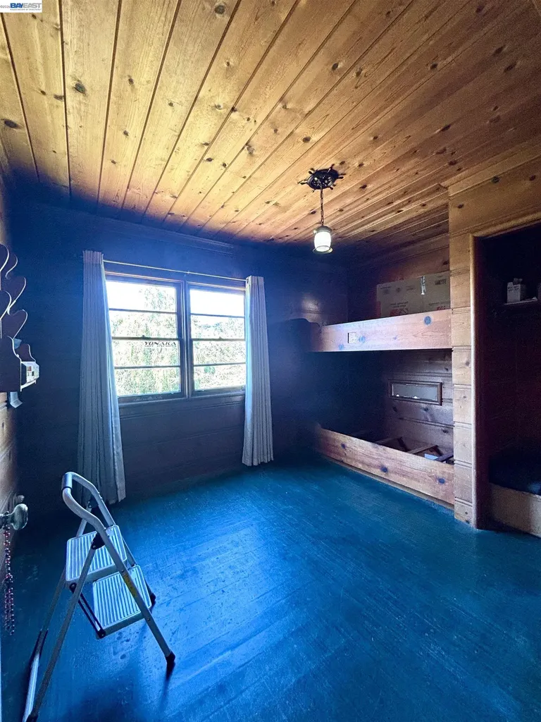 4101 Mountain View Avenue Oakland CA 94605