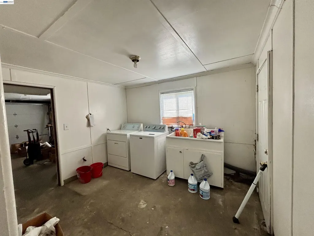 4101 Mountain View Avenue Oakland CA 94605