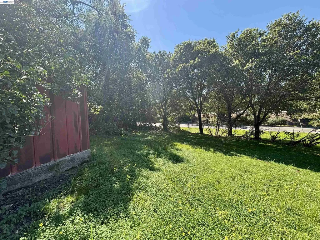 4101 Mountain View Avenue Oakland CA 94605