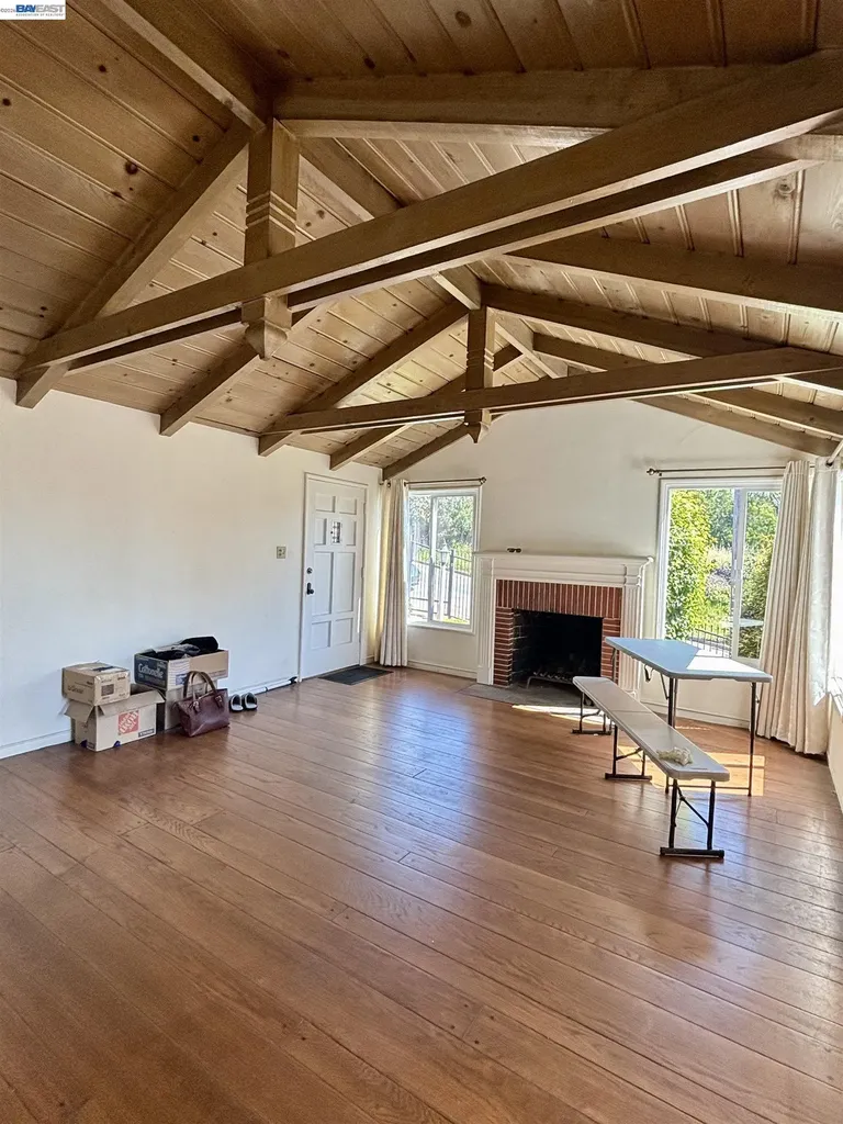 4101 Mountain View Avenue Oakland CA 94605