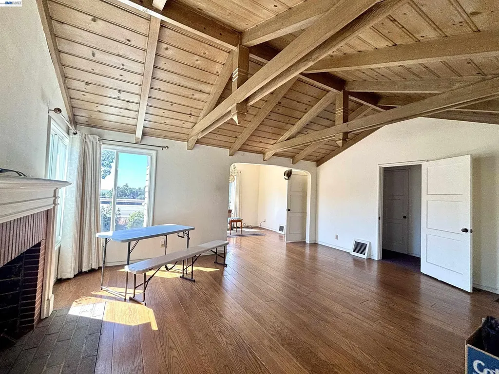 4101 Mountain View Avenue Oakland CA 94605