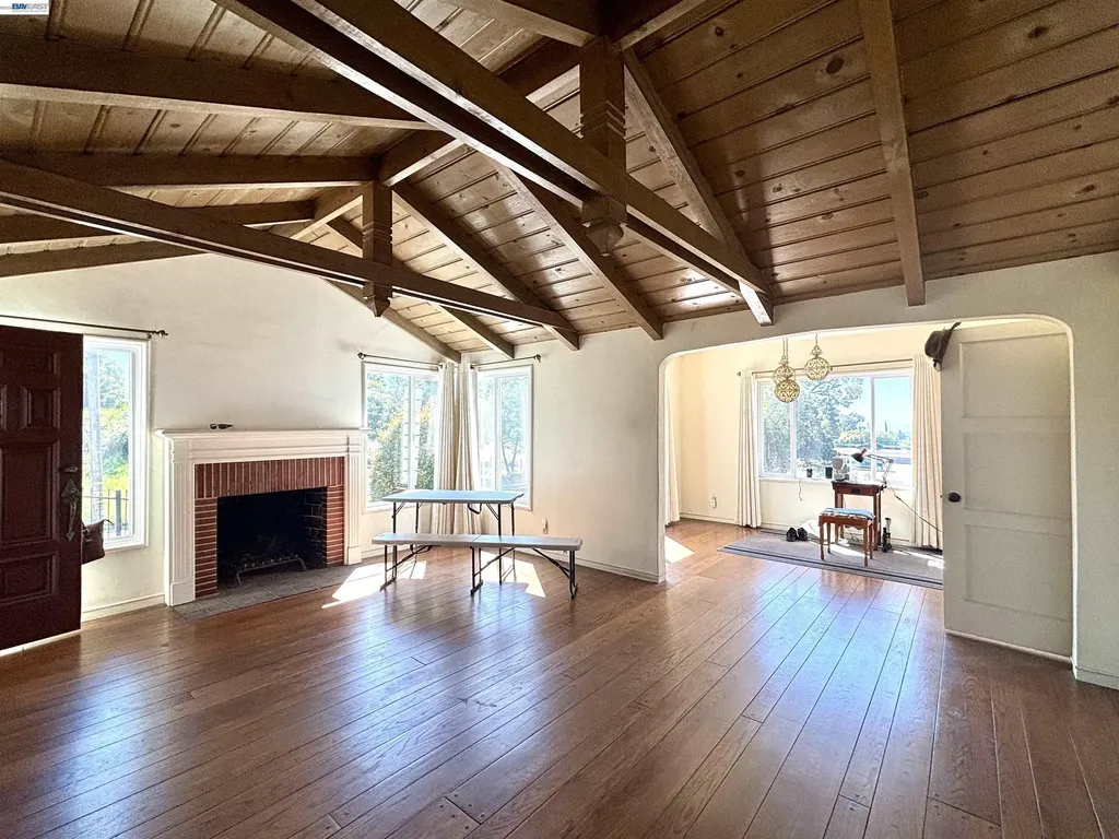 4101 Mountain View Avenue Oakland CA 94605