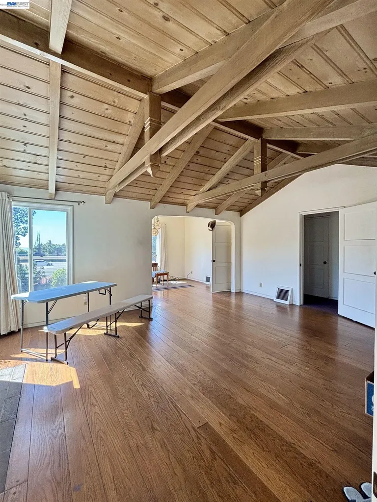 4101 Mountain View Avenue Oakland CA 94605