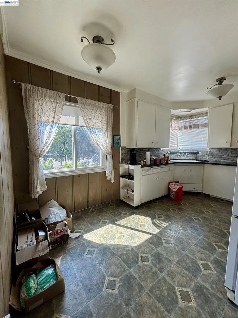 4101 Mountain View Avenue Oakland CA 94605