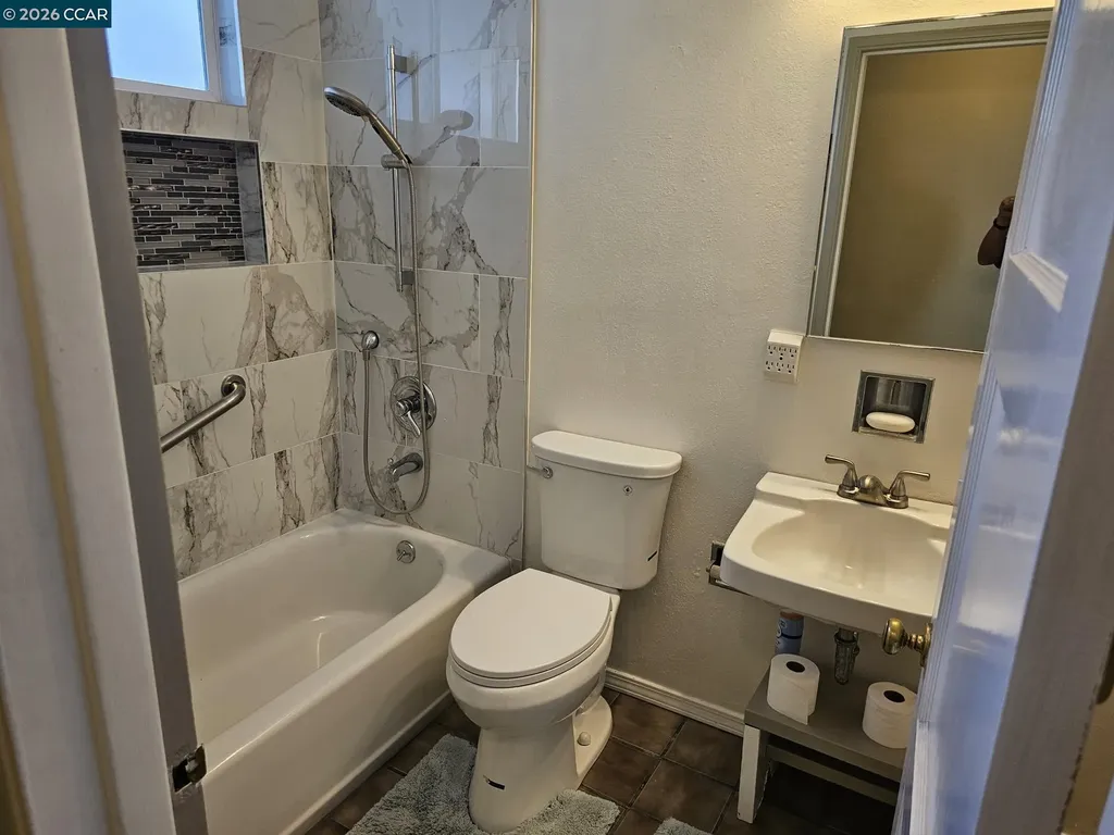 950 Kelvin Court El Sobrante CA 94803