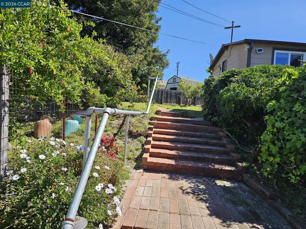 950 Kelvin Court El Sobrante CA 94803