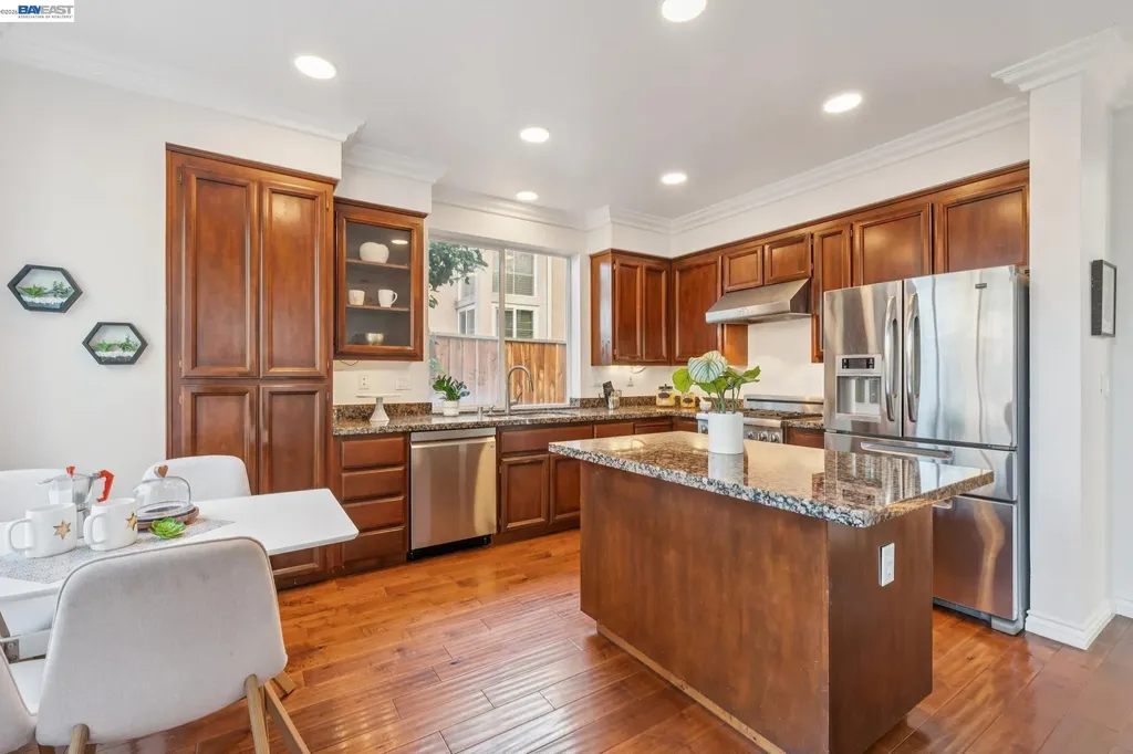 321 Ratto Road Alameda CA 94502