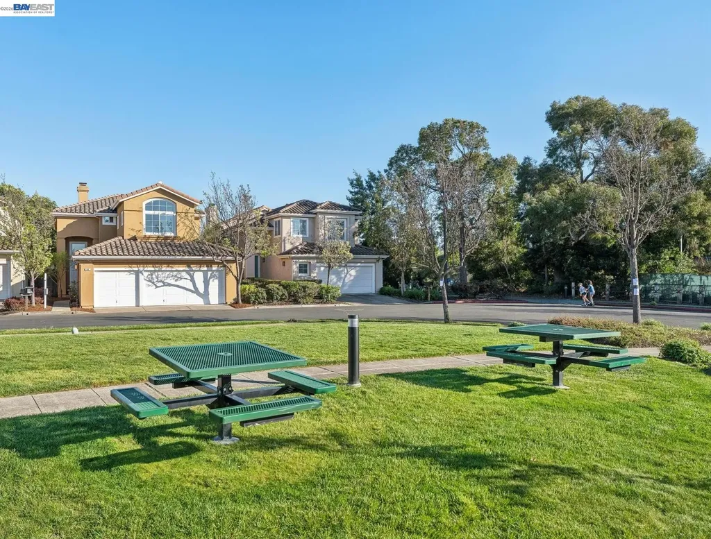 321 Ratto Road Alameda CA 94502