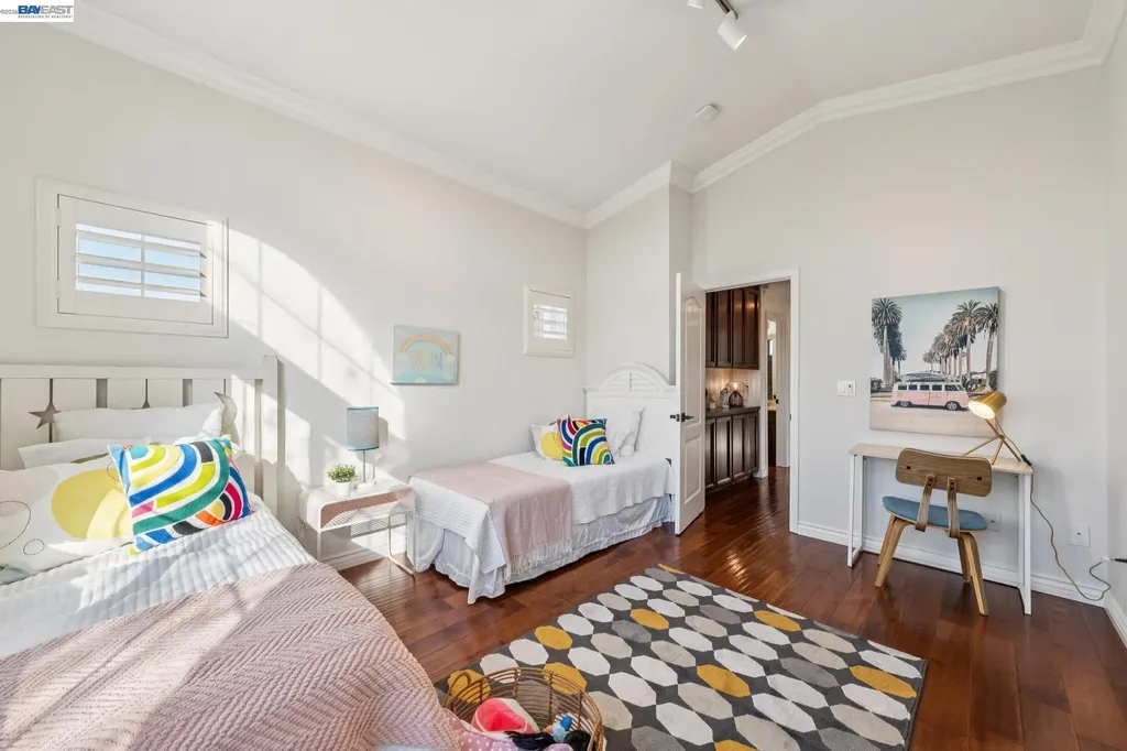 321 Ratto Road Alameda CA 94502