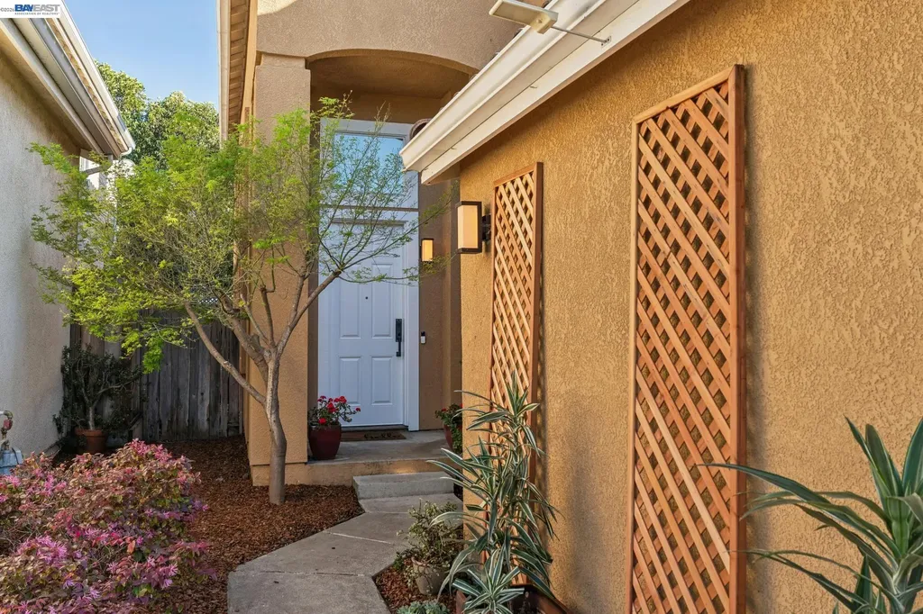 321 Ratto Road Alameda CA 94502