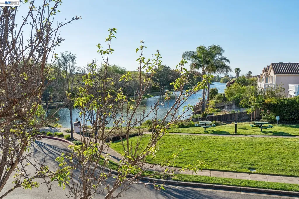 321 Ratto Road Alameda CA 94502