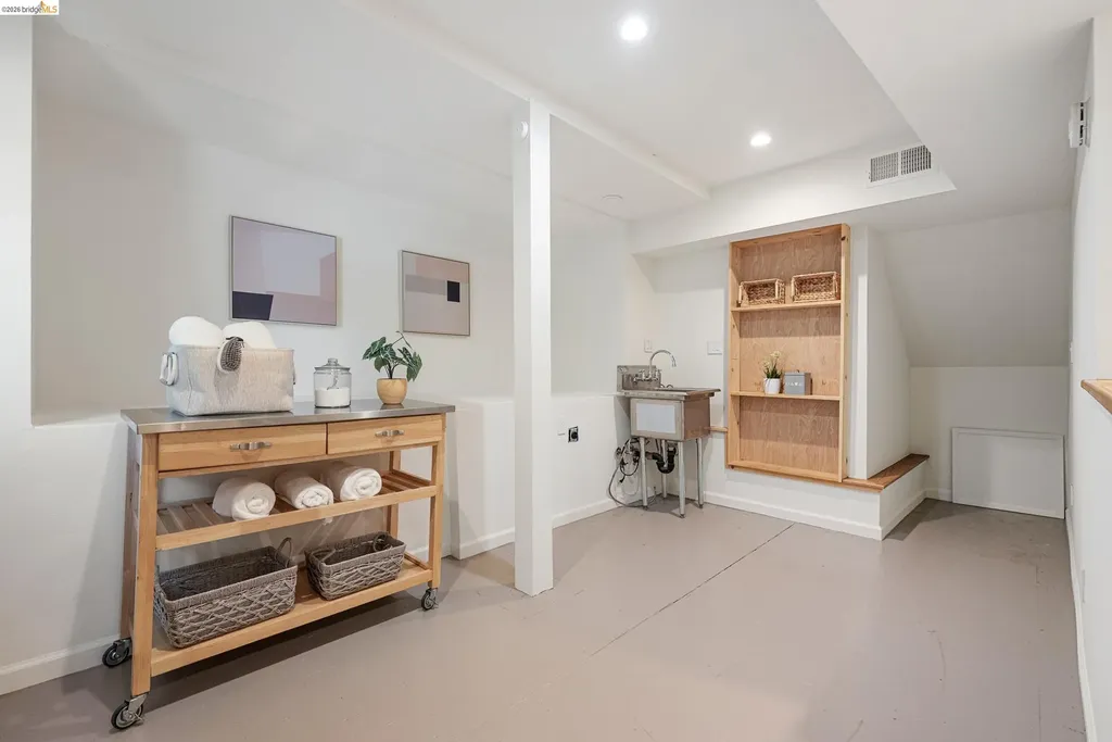 6600 Heather Ridge Way Oakland CA 94611