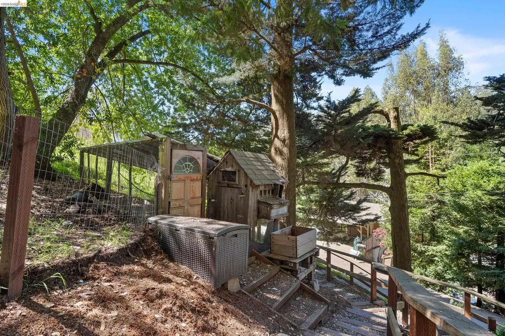 6600 Heather Ridge Way Oakland CA 94611