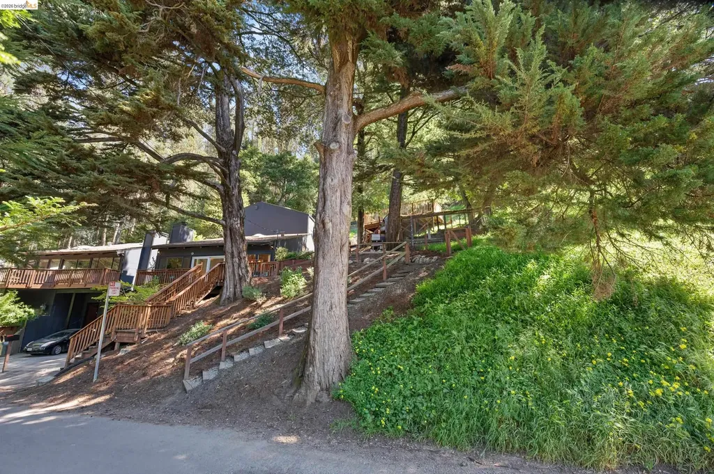 6600 Heather Ridge Way Oakland CA 94611