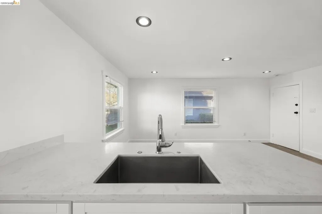 2218 82nd Avenue Oakland CA 94605