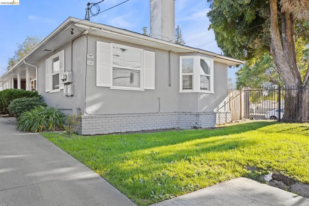 2218 82nd Avenue Oakland CA 94605