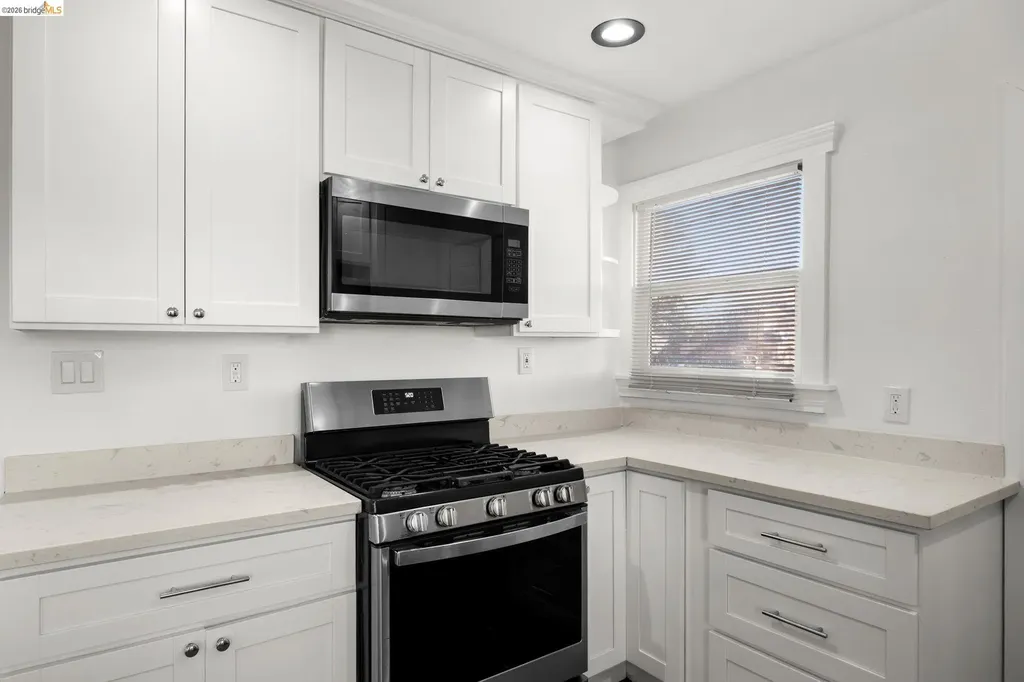 2218 82nd Avenue Oakland CA 94605