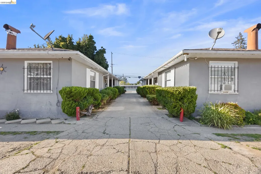 2218 82nd Avenue Oakland CA 94605