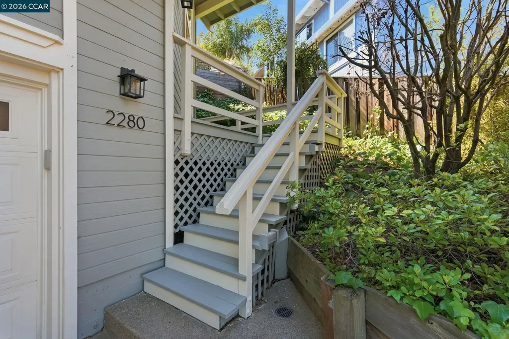 2280 Crest Avenue Martinez CA 94553