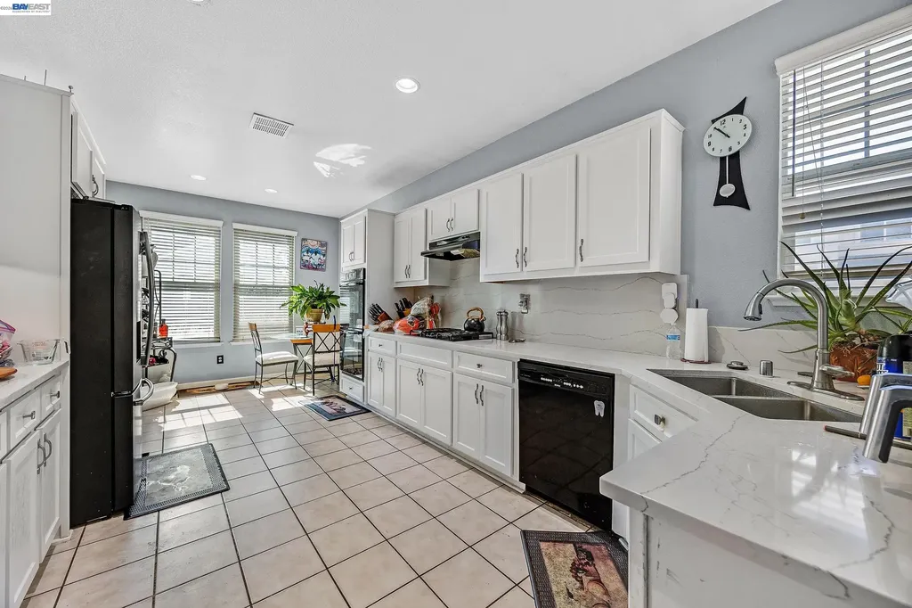 11 Fallen Leaf Court Rodeo CA 94572