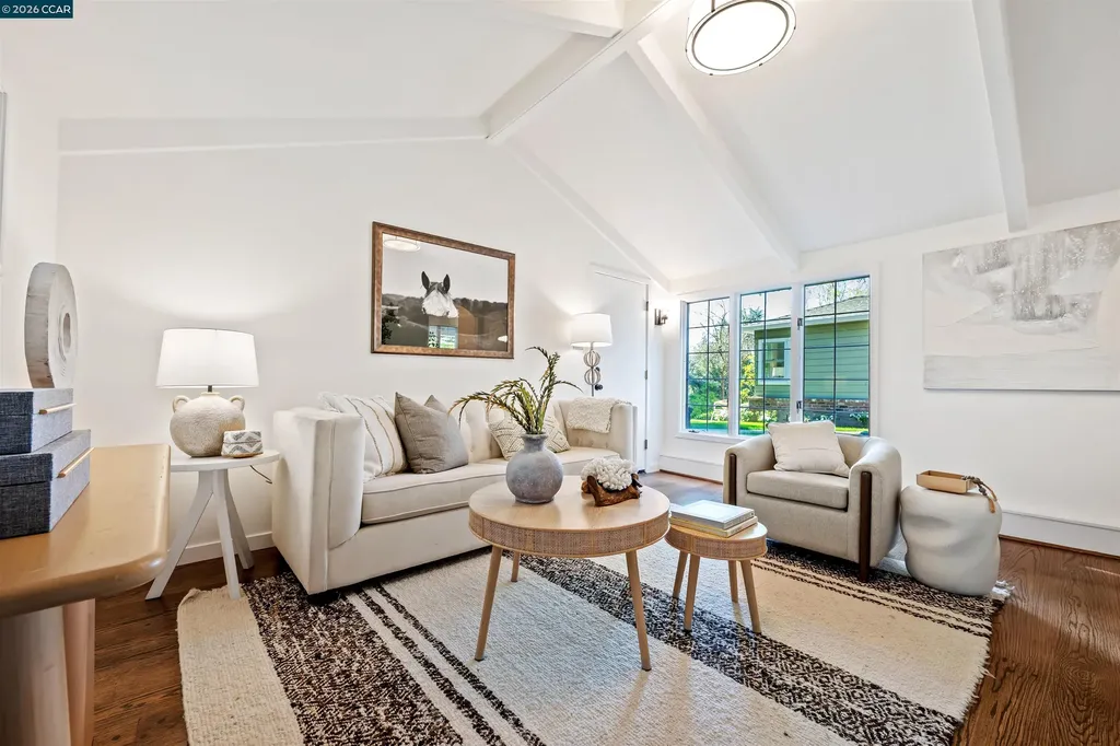 120 Las Vegas Orinda CA 94563
