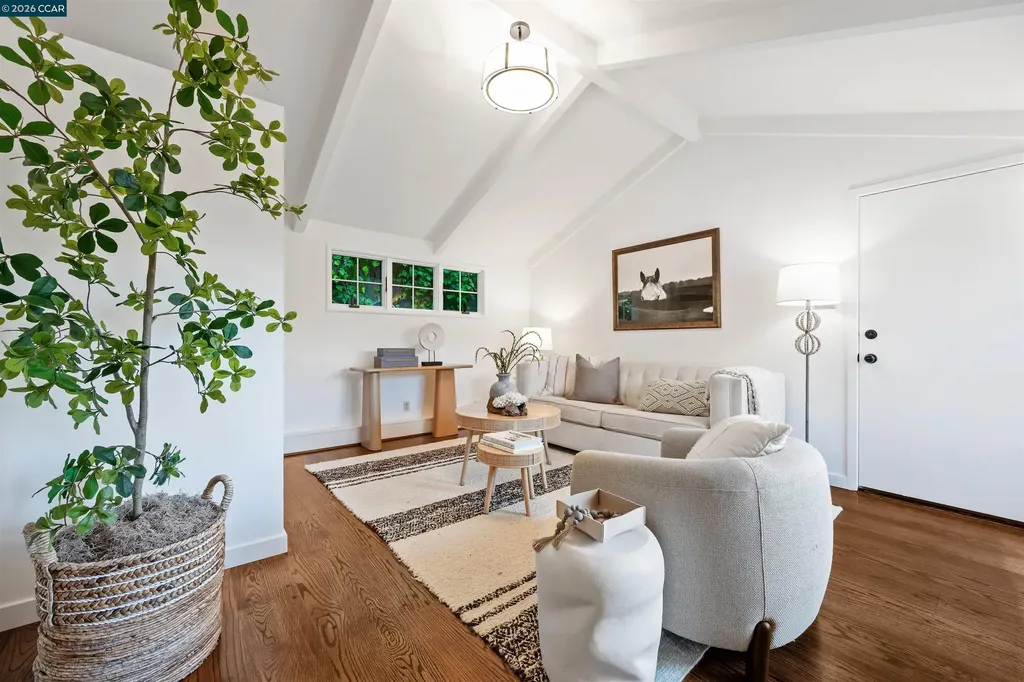 120 Las Vegas Orinda CA 94563