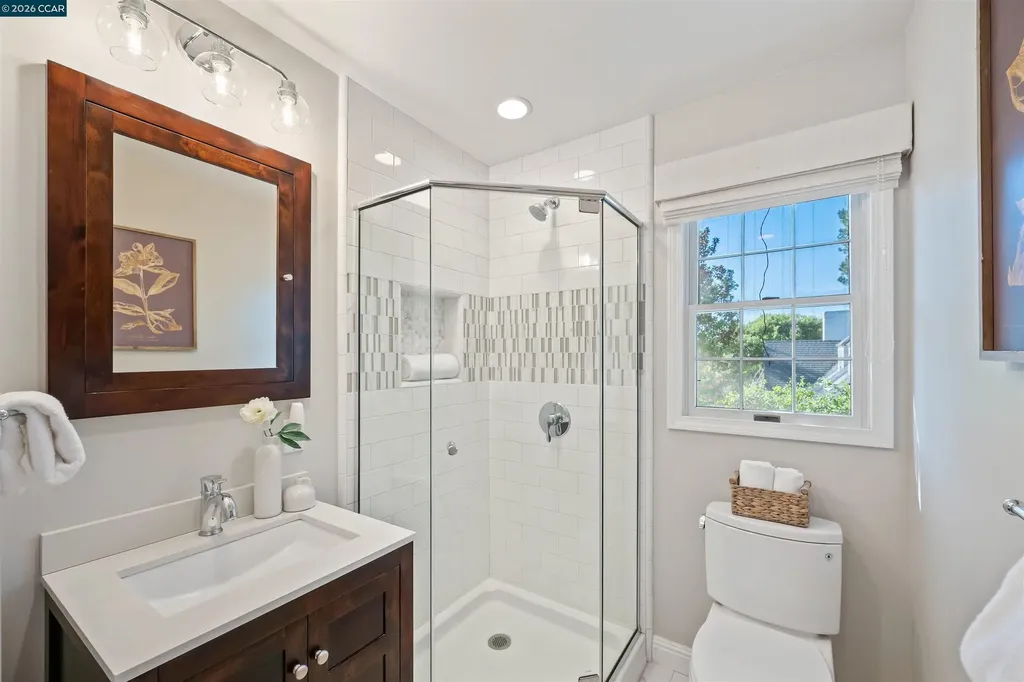 120 Las Vegas Orinda CA 94563