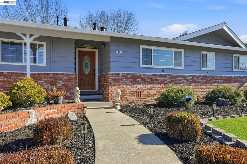 15 Sequoyah View Court Oakland CA 94605