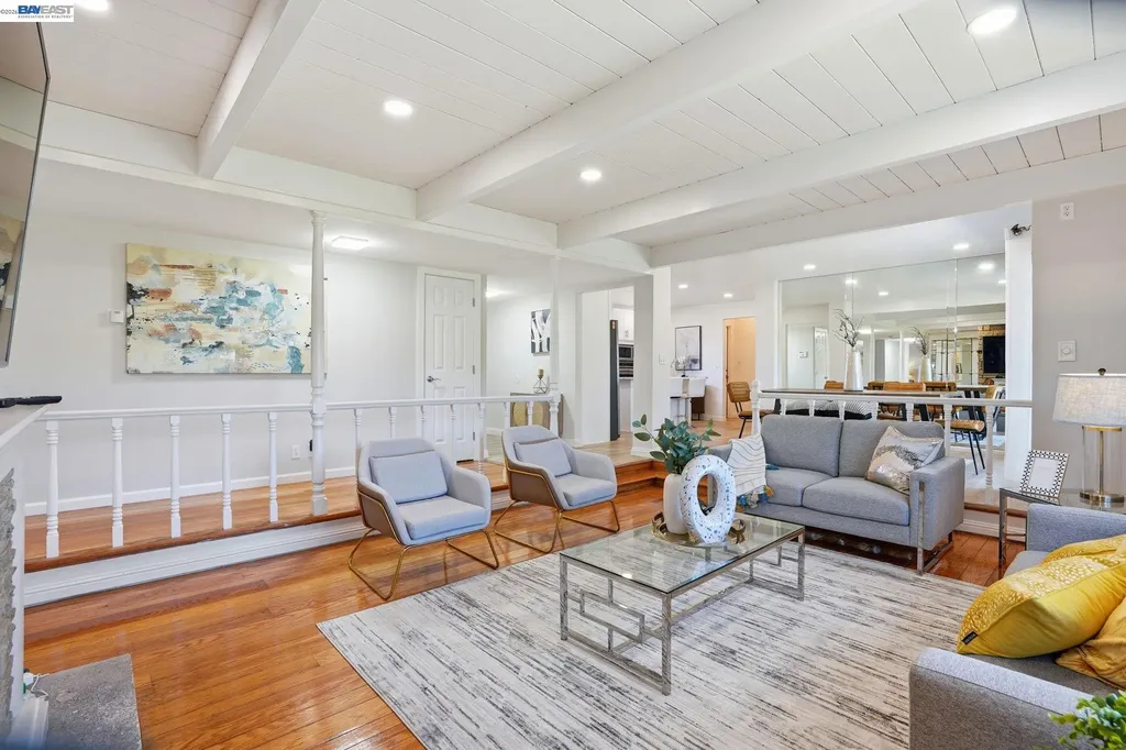 15 Sequoyah View Court Oakland CA 94605