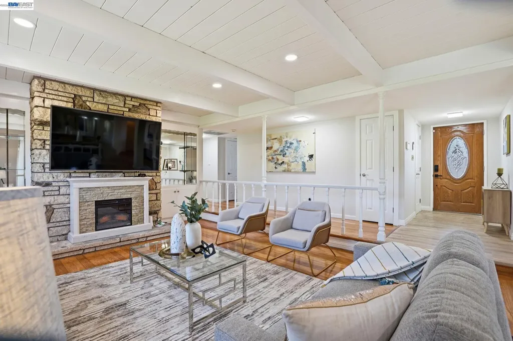 15 Sequoyah View Court Oakland CA 94605