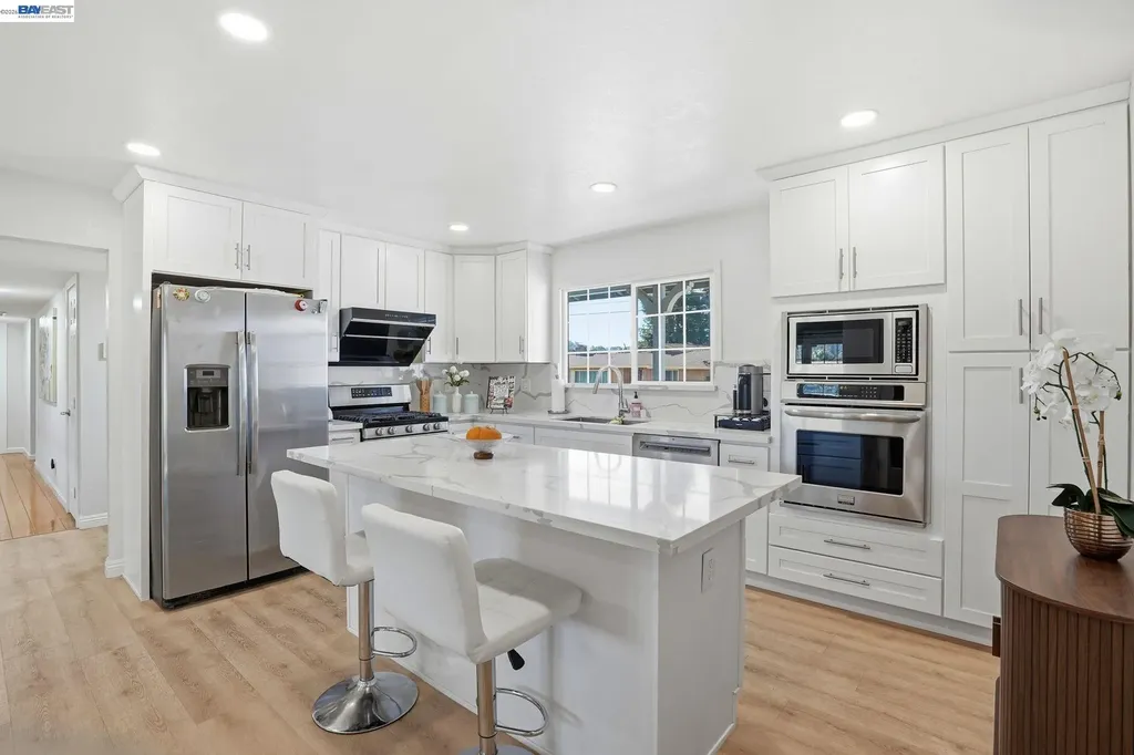 15 Sequoyah View Court Oakland CA 94605