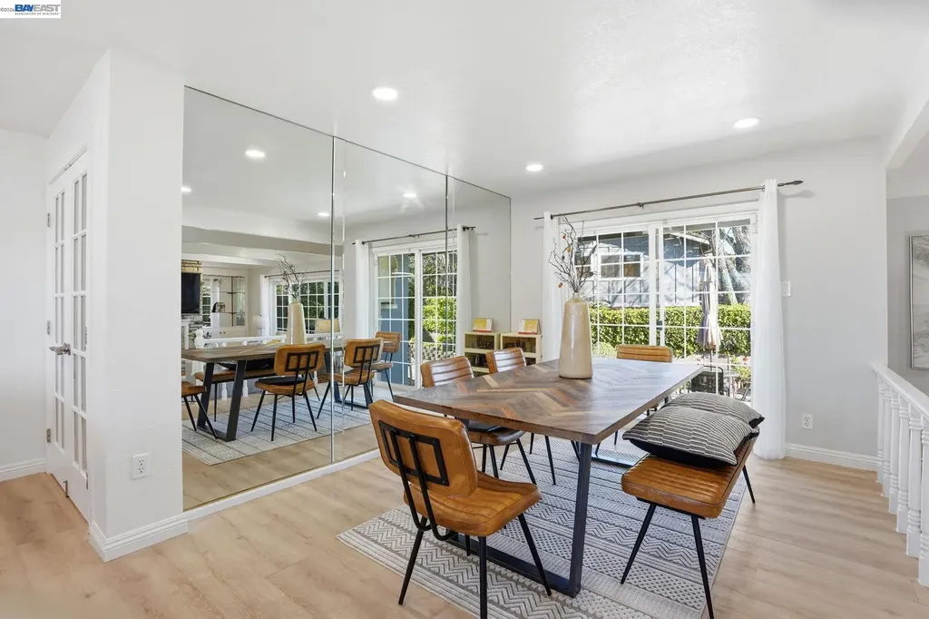 15 Sequoyah View Court Oakland CA 94605