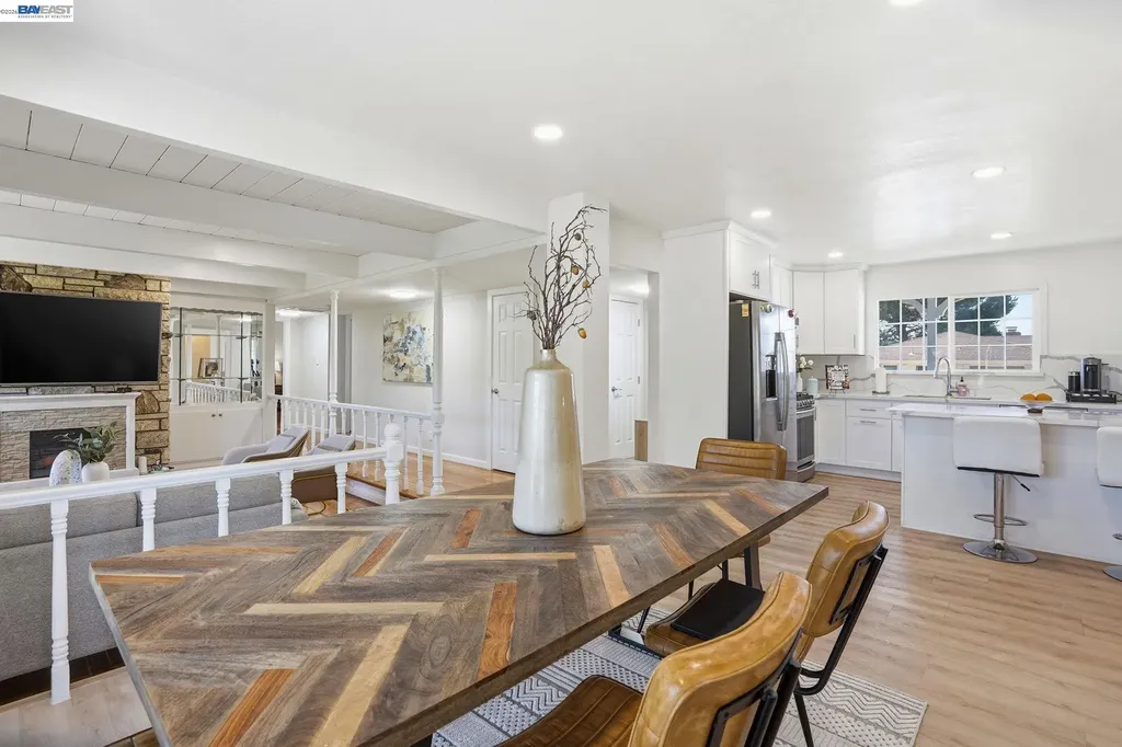 15 Sequoyah View Court Oakland CA 94605