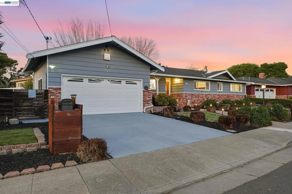15 Sequoyah View Court Oakland CA 94605