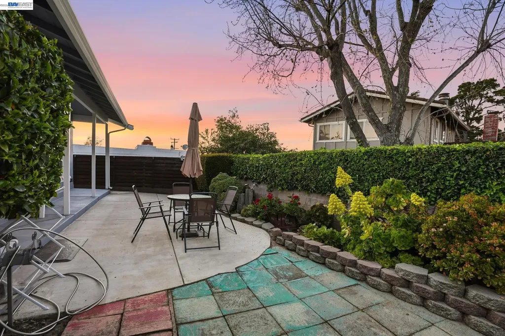 15 Sequoyah View Court Oakland CA 94605