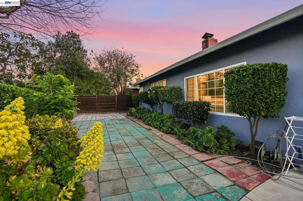 15 Sequoyah View Court Oakland CA 94605