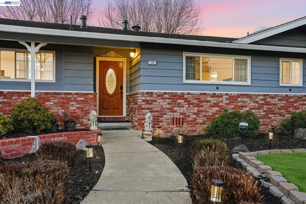 15 Sequoyah View Court Oakland CA 94605