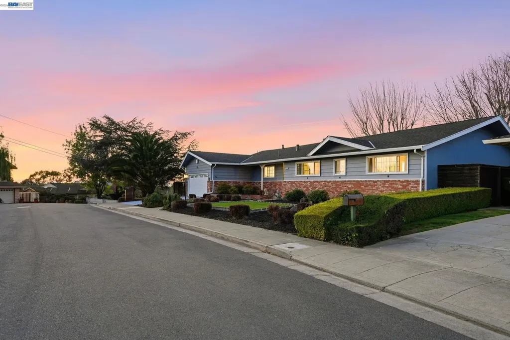 15 Sequoyah View Court Oakland CA 94605