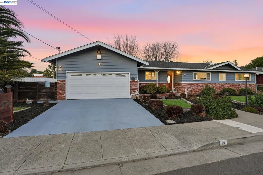 15 Sequoyah View Court Oakland CA 94605