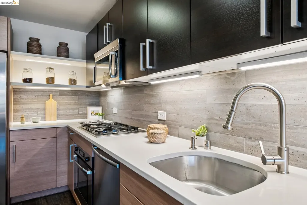 6465 San Pablo Oakland CA 94608